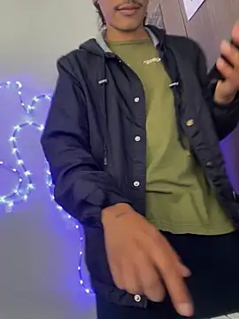 Snapshot of sorry-mom69 chatting on 11/26/25, 06:19 sorry-mom69 online show from 11/26/25, 06:19