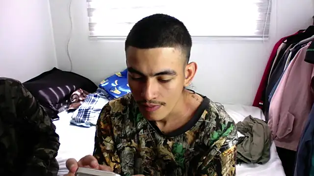 Snapshot of sorry-mom69 chatting on 10/19/25, 06:43 sorry-mom69 online show from 10/19/25, 06:43