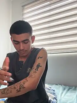 Snapshot of sorry-mom69 chatting on 11/11/25, 05:52 sorry-mom69 online show from 11/11/25, 05:52