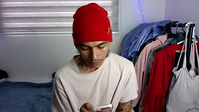 Snapshot of sorry-mom69 chatting on 10/09/25, 04:07 sorry-mom69 online show from 10/09/25, 04:07