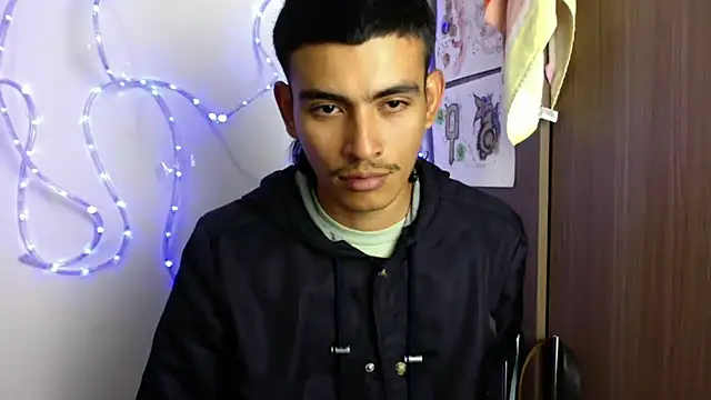 Snapshot of sorry-mom69 chatting on 11/28/25, 06:08 sorry-mom69 online show from 11/28/25, 06:08