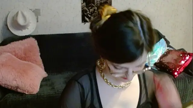 Arielsssplash online show from 12/17/25, 02:44