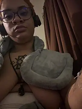 Snapshot of nickytheehawtie chatting on 04/19/26, 02:23 nickytheehawtie online show from 04/19/26, 02:23