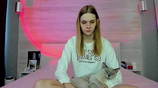 molly hunt  online show from 04/03/26, 04:41