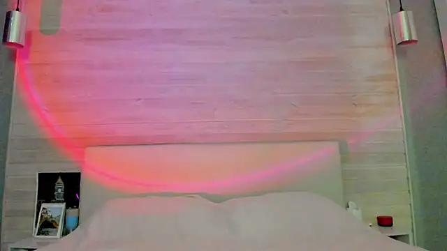 molly hunt  online show from 03/03/26, 03:57