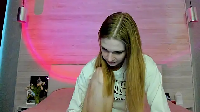 molly hunt  online show from 03/13/26, 03:33