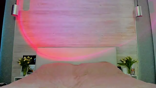 molly hunt  online show from 03/25/26, 05:07