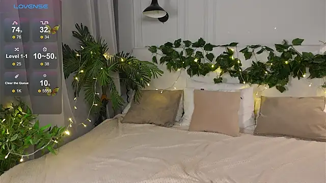 Snapshot of Elfa_Mirielle chatting on 12/23/25, 06:56 Elfa Mirielle online show from 12/23/25, 06:56