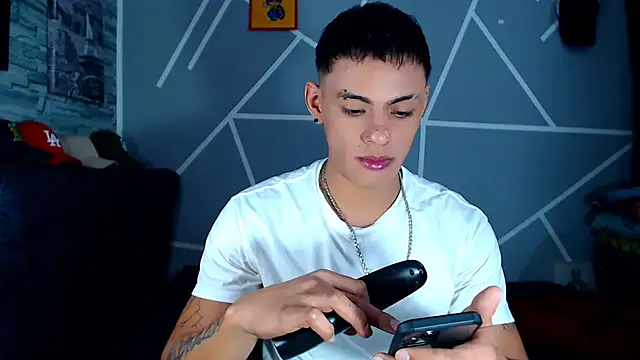 Snapshot of danilohot_19 chatting on 03/15/25, 01:19 danilohot 19 online show from 03/15/25, 01:19