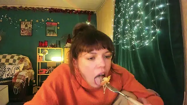 Snapshot of ClancyMorissey chatting on 12/22/25, 06:52 ClancyMorissey online show from 12/22/25, 06:52