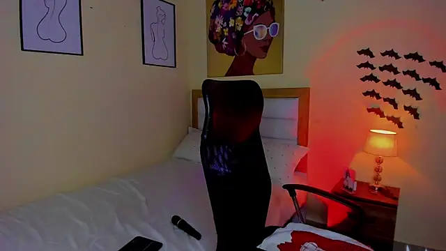 AitanaBrown  online show from 10/29/25, 10:20