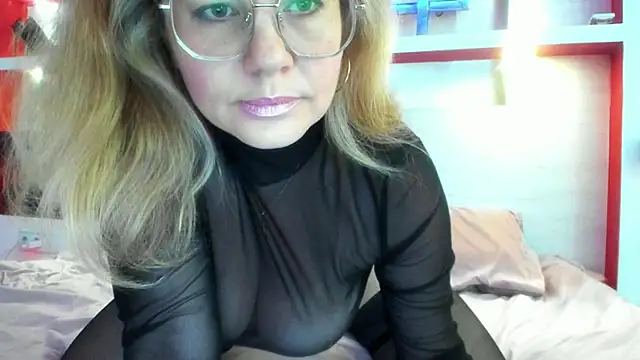 Snapshot of TeacherValery chatting on 06/10/26, 12:39 TeacherValery online show from 06/10/26, 12:39