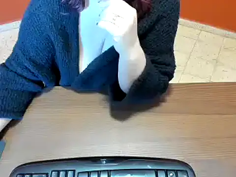 NikkiHolland online show from 02/07/25, 09:05