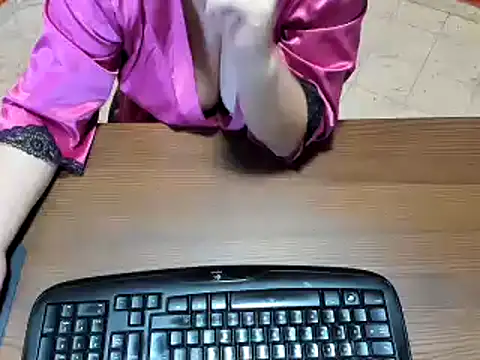 NikkiHolland online show from 02/02/25, 08:45