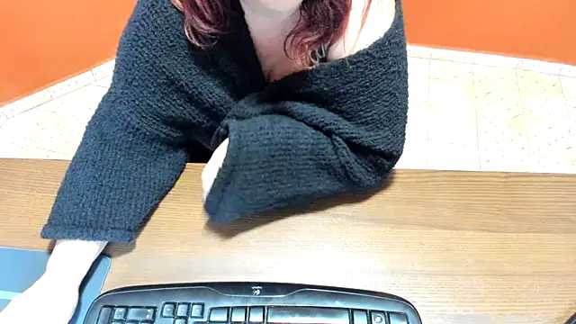 NikkiHolland online show from 03/06/26, 08:53