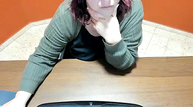 NikkiHolland online show from 01/18/25, 07:49