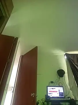 Leon Wild online show from 03/25/26, 04:17