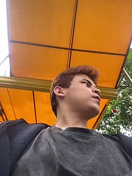 Leon Wild online show from 03/30/26, 08:21