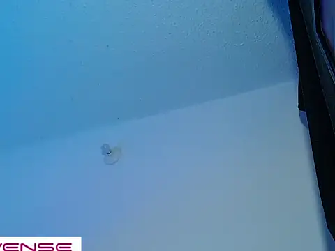 Leon Wild online show from 04/08/26, 02:24