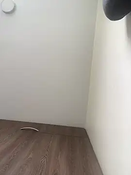 Leon Wild online show from 03/31/26, 08:55