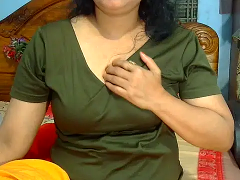 Snapshot of Daneldayna chatting on 10/13/25, 03:24 Daneldayna online show from 10/13/25, 03:24