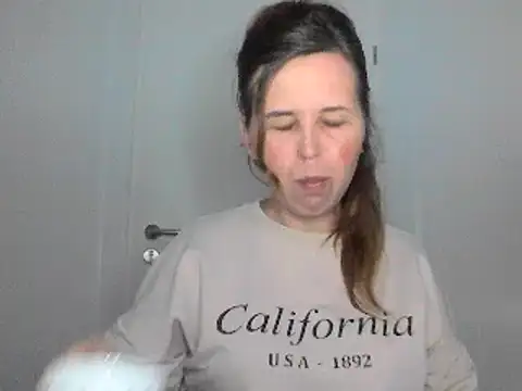 Snapshot of loveis007 chatting on 03/14/25, 08:17 loveis007 online show from 03/14/25, 08:17