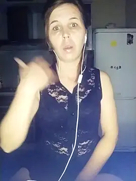 Snapshot of loveis007 chatting on 10/29/25, 09:58 loveis007 online show from 10/29/25, 09:58