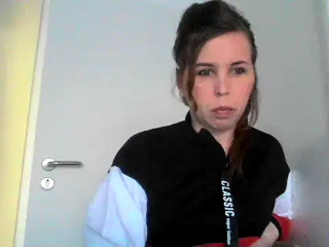 Snapshot of loveis007 chatting on 02/25/25, 02:26 loveis007 online show from 02/25/25, 02:26