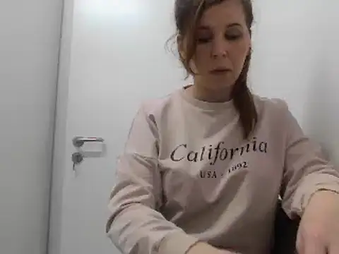 Snapshot of loveis007 chatting on 02/26/25, 08:25 loveis007 online show from 02/26/25, 08:25