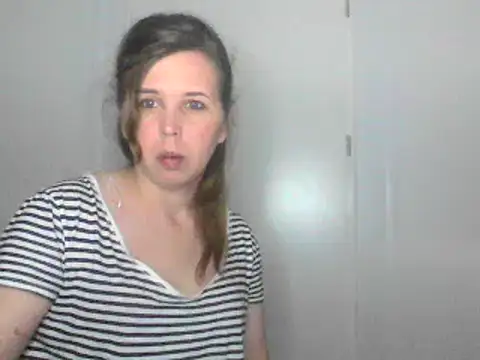 Snapshot of loveis007 chatting on 03/12/25, 11:12 loveis007 online show from 03/12/25, 11:12