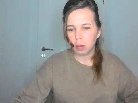 Snapshot of loveis007 chatting on 03/18/25, 09:32 loveis007 online show from 03/18/25, 09:32