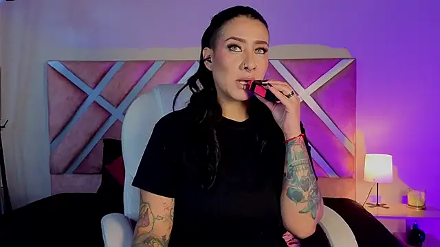  kelly hous36 online show from 04/11/26, 01:15