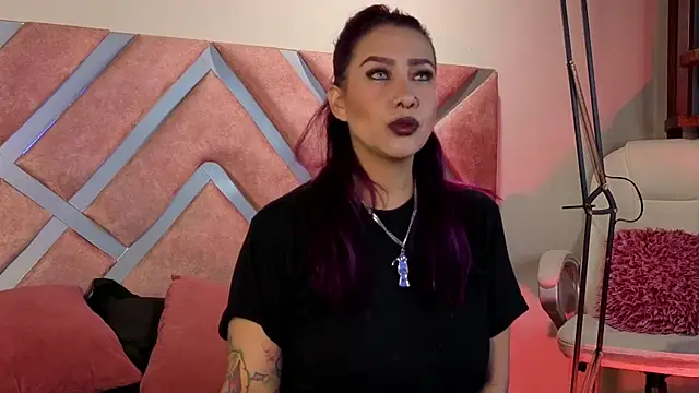  kelly hous36 online show from 11/11/25, 12:33