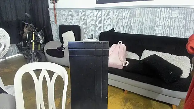 valentinaextreme online show from 04/05/26, 04:35