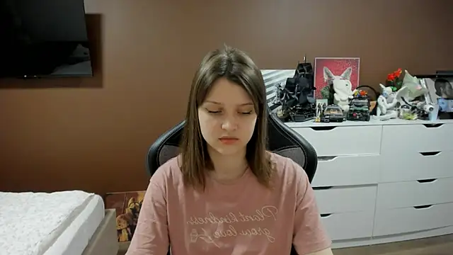 SoniNesti online show from 05/13/26, 03:30