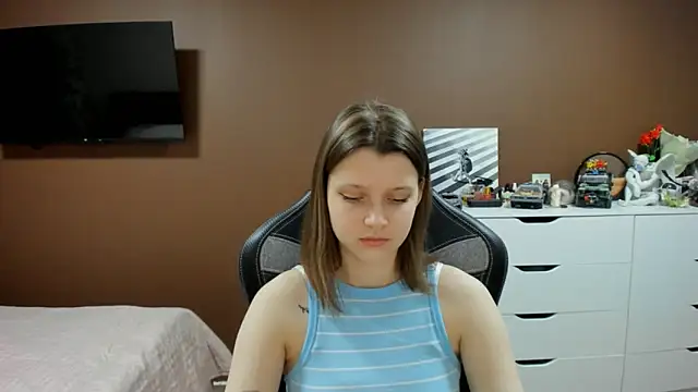 SoniNesti online show from 04/15/26, 02:43