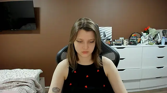 SoniNesti online show from 04/10/26, 02:46