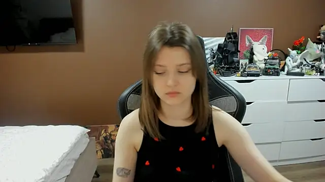 SoniNesti online show from 06/19/26, 04:02
