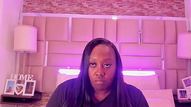 ShaniaBrownn online show from 01/07/26, 07:52