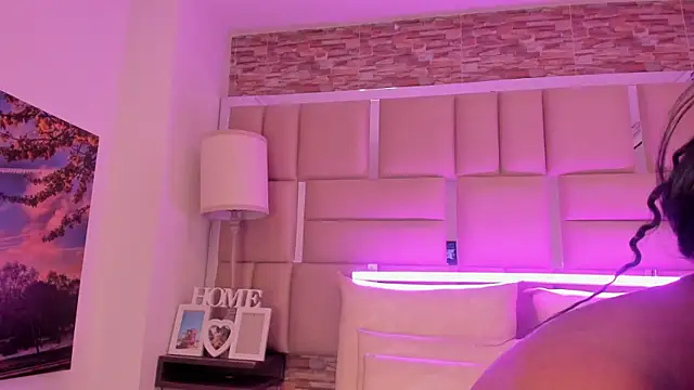 ShaniaBrownn online show from 02/19/26, 07:44