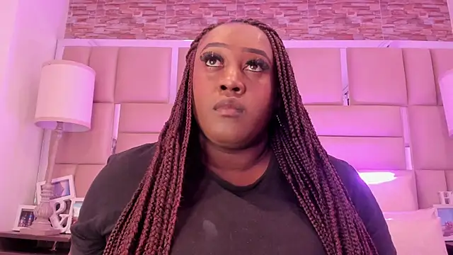 ShaniaBrownn online show from 05/08/26, 07:39