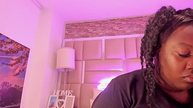 ShaniaBrownn online show from 02/16/26, 07:23