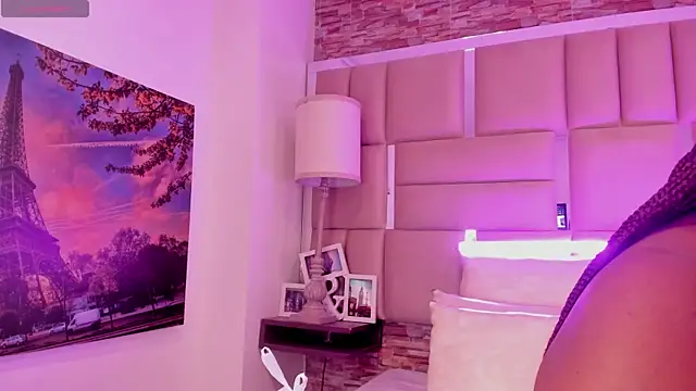 ShaniaBrownn online show from 04/07/26, 07:48