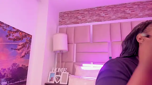 ShaniaBrownn online show from 02/11/26, 07:47