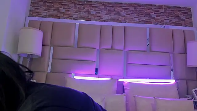 ShaniaBrownn online show from 01/09/26, 07:43