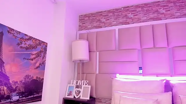 ShaniaBrownn online show from 03/03/26, 07:43