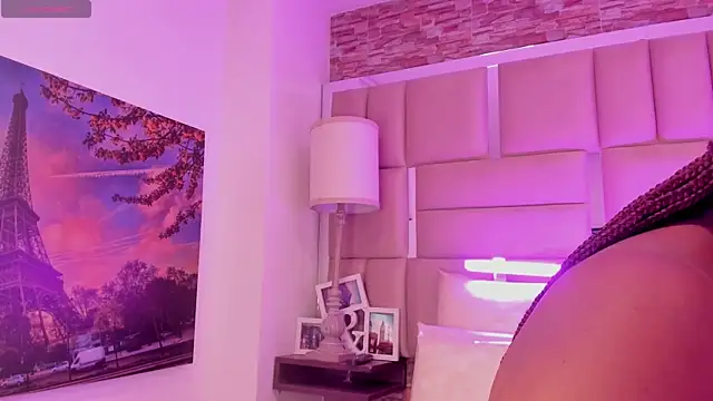 ShaniaBrownn online show from 04/10/26, 07:43