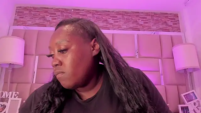 ShaniaBrownn online show from 02/28/26, 07:57