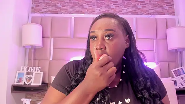 ShaniaBrownn online show from 03/07/26, 07:41