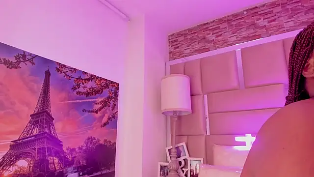 ShaniaBrownn online show from 04/11/26, 07:39